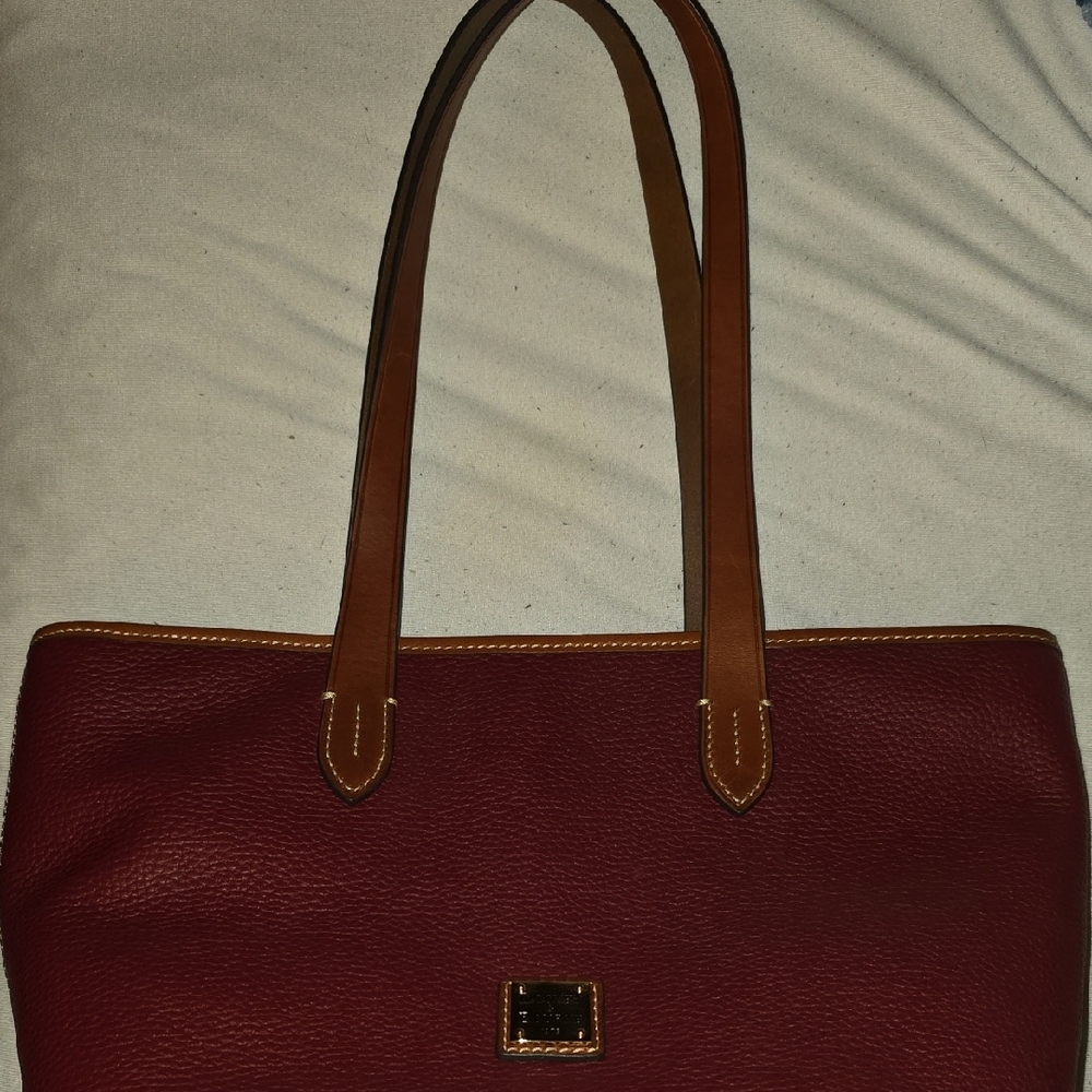 Dooney & Bourke Elegant Burgundy Tote Bag